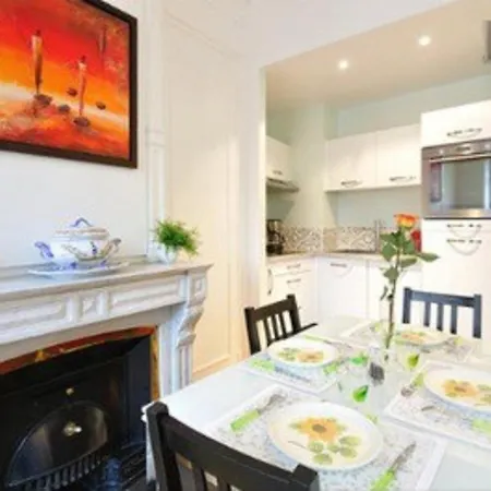 Labourselyon Apartment *